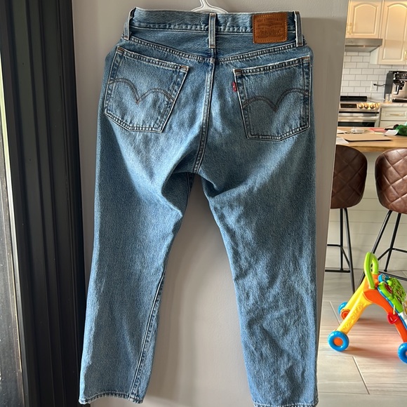 Levi’s Premium Wedgie Fit Ankle Jeans - Picture 2 of 4